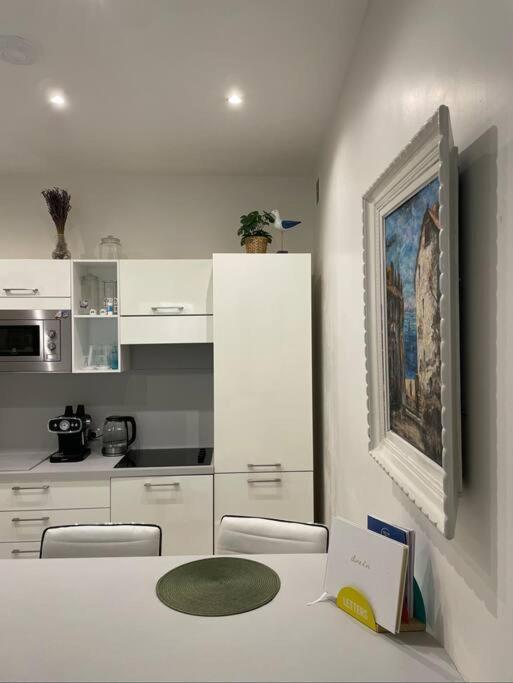 Luxury Apartment In The Heart Of Old Town Nice. Exteriör bild