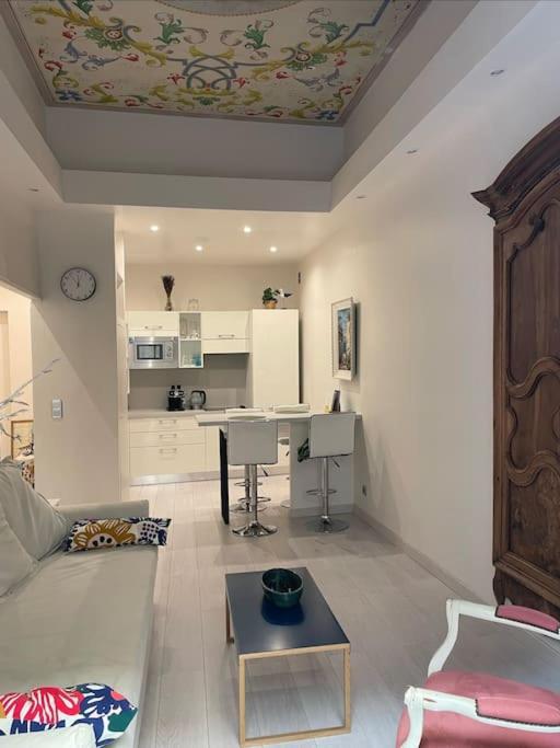 Luxury Apartment In The Heart Of Old Town Nice. Exteriör bild