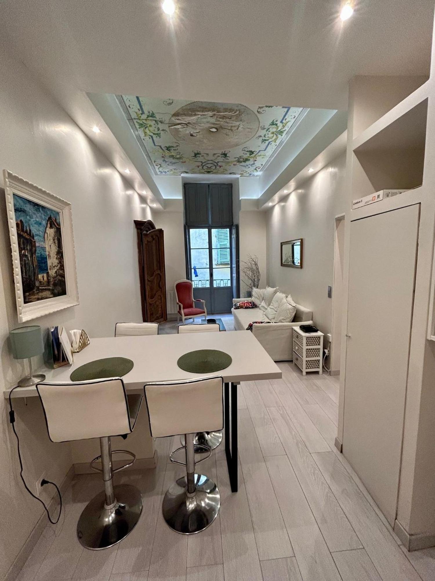Luxury Apartment In The Heart Of Old Town Nice. Exteriör bild